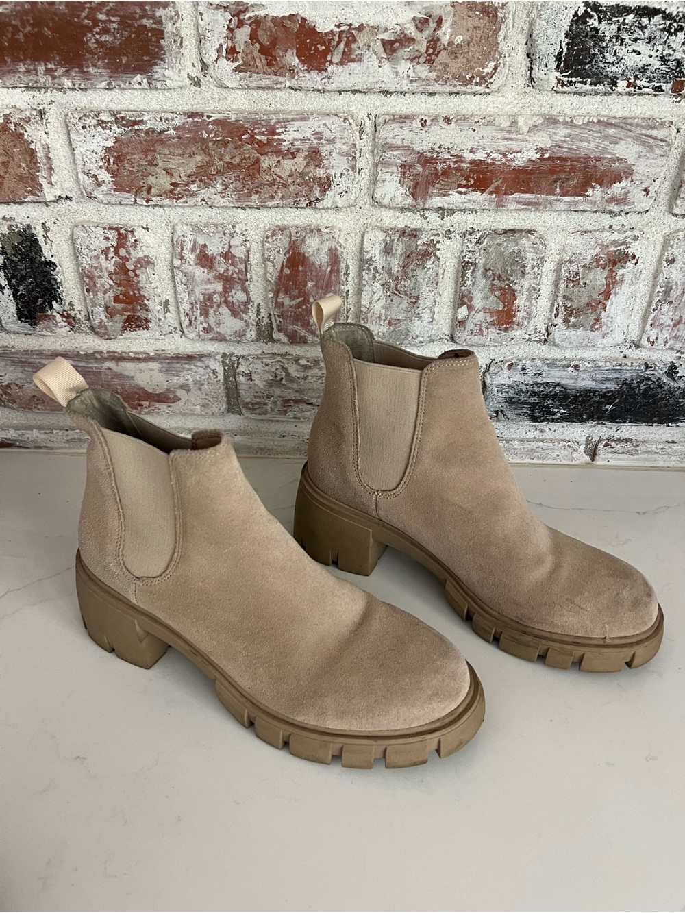 Steve Madden Howler Bootie (Women) 8 M
SAND SUEDE
